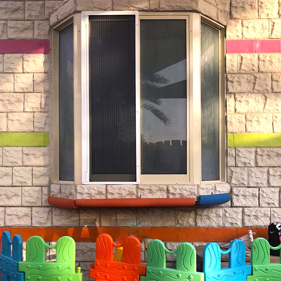 Kids bay single window screen sq Bay window mesh